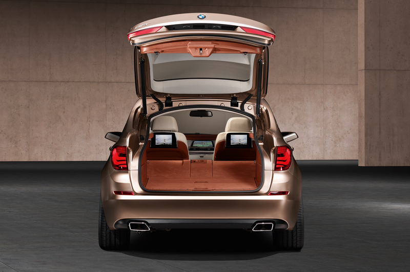 Illustration for article titled BMW 5-Series GT Concept Officially Shows Off Flexible Rear